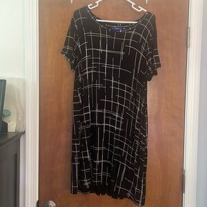 Women’s pullover dress.  Short sleeve.